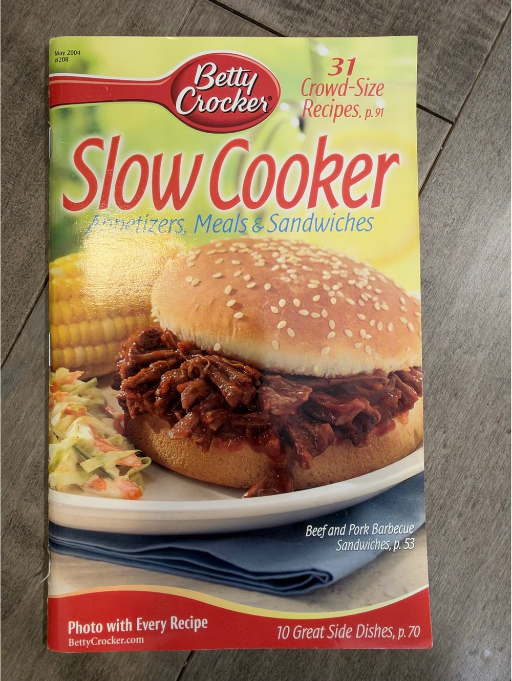 Betty Crocker Slow Cooker Cookbook May 2004 - Appetizers, Meals & Sandwiches